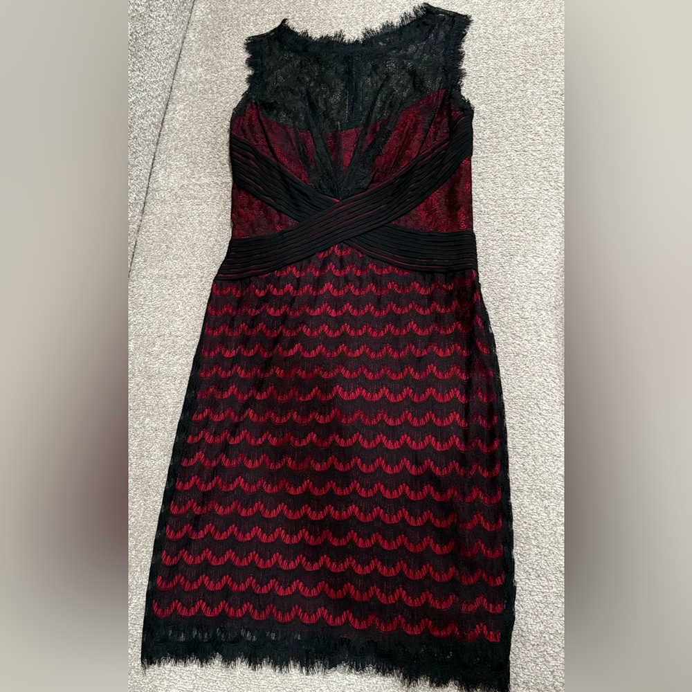 Cache Elegant Black and Red Lace Dress